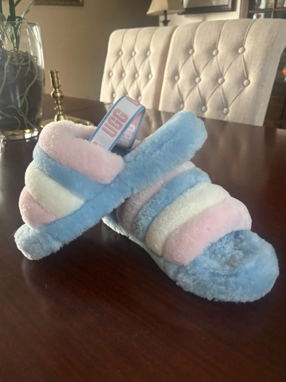 UGG LIMITED EDITION Big Kids- “ FLUFF YEAH” Plush Shearling  Slide Slippers SZ 5